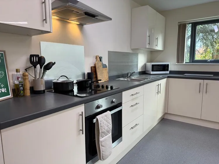 Apartment 2, Longdales Lodge, 1 Longdales Road, Lincoln, Lincolnshire, LN2 2EQ - Image 1